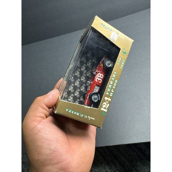 1:43 Brumm R124 Phill Hill Ferrari Tipo 156 'Sharknose' 3rd Place Monaco GP 1961 - Picture 4 of 8